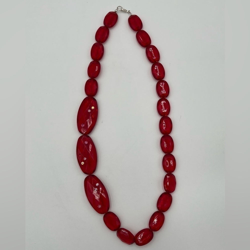Eye Catching Bling Red Necklace